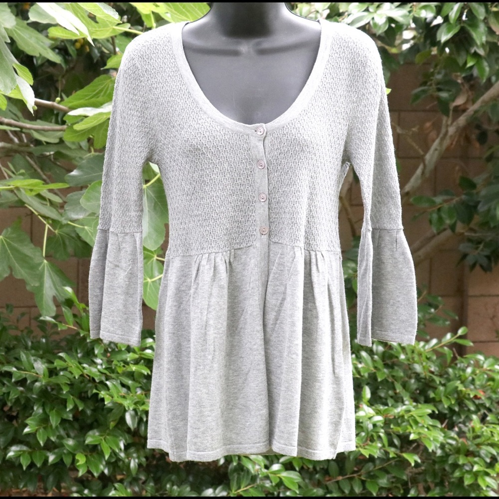NWOT Guess knit top